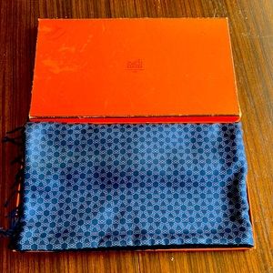 Hermès silk and cashmere  blue scarf shawl knot design red accent